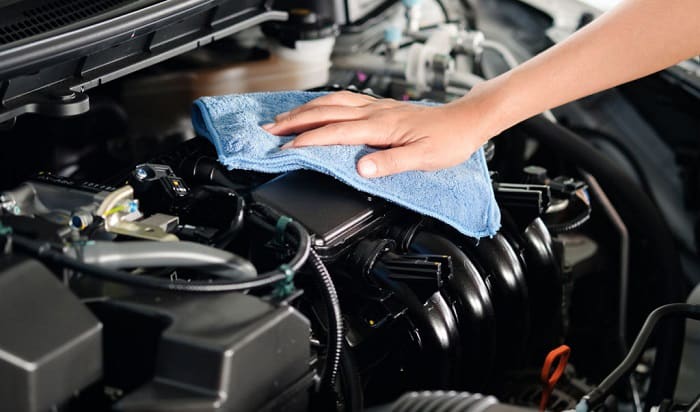 Cleaning Your Car Engine